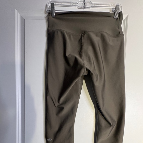 Alo Airlift High Waist Yoga Leggings - Picture 3 of 4